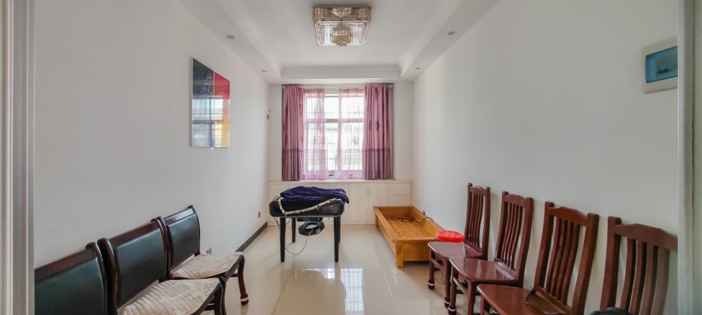 幸福里  3室2厅2卫    61.8万 幸福里  3室2厅2卫    61.8万客厅