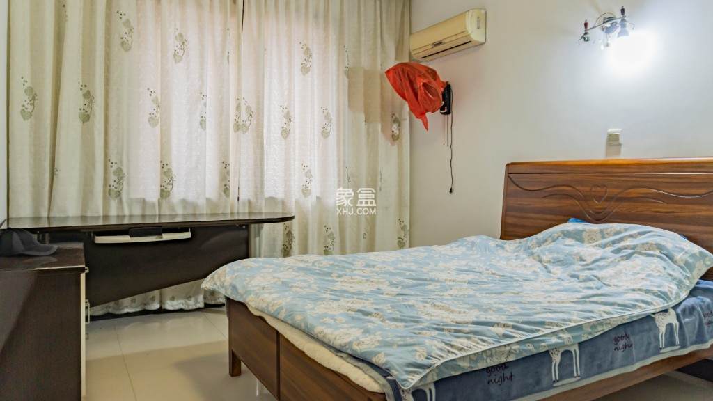 环保路社区  4室2厅3卫   58.00万 环保路社区  4室2厅3卫   58.00万客厅
