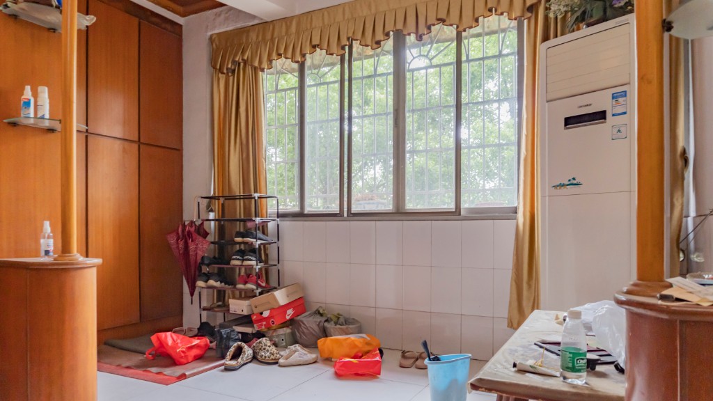 马良小区 3室2厅2卫 36.00万 马良小区 3室2厅2卫 36.00万客厅