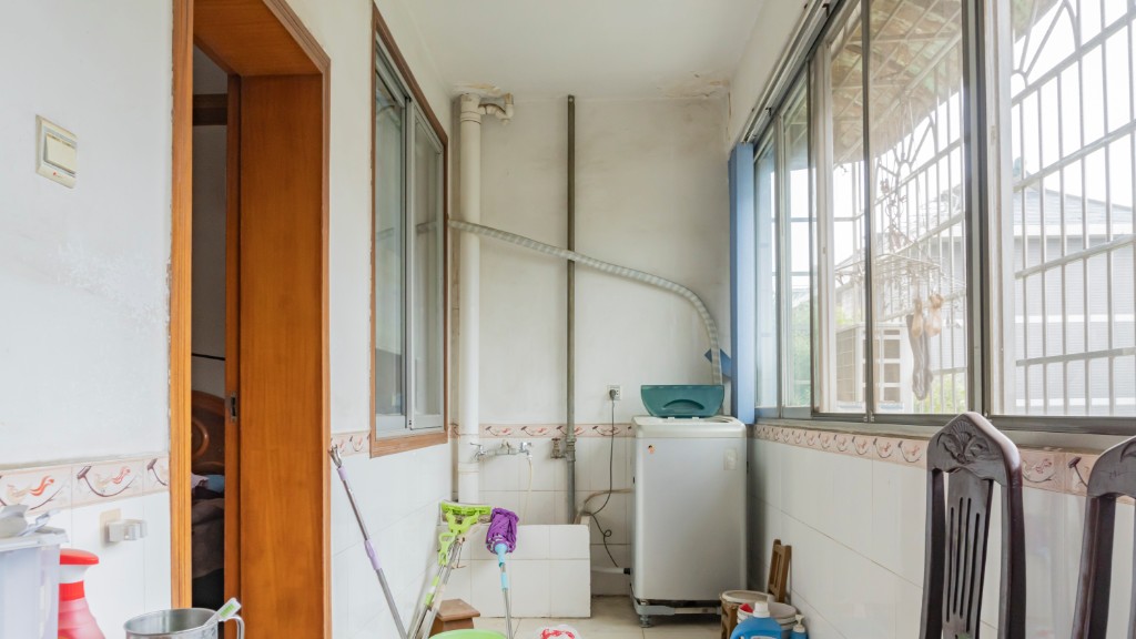 马良小区 3室2厅2卫 36.00万 马良小区 3室2厅2卫 36.00万客厅