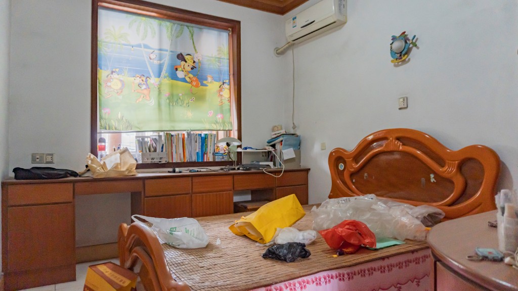 马良小区 3室2厅2卫 36.00万 马良小区 3室2厅2卫 36.00万客厅