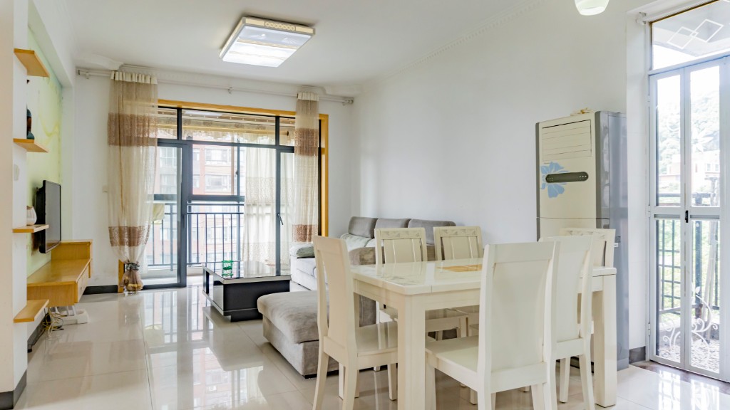 会龙山溪谷(住宅) 2室2厅2卫 44.80万 会龙山溪谷(住宅) 2室2厅2卫 44.80万客厅