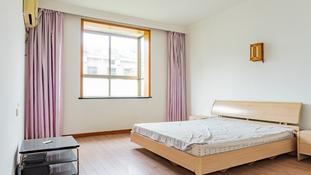 梓怡华盛家园  4室2厅2卫   53.80万 梓怡华盛家园  4室2厅2卫   53.80万客厅