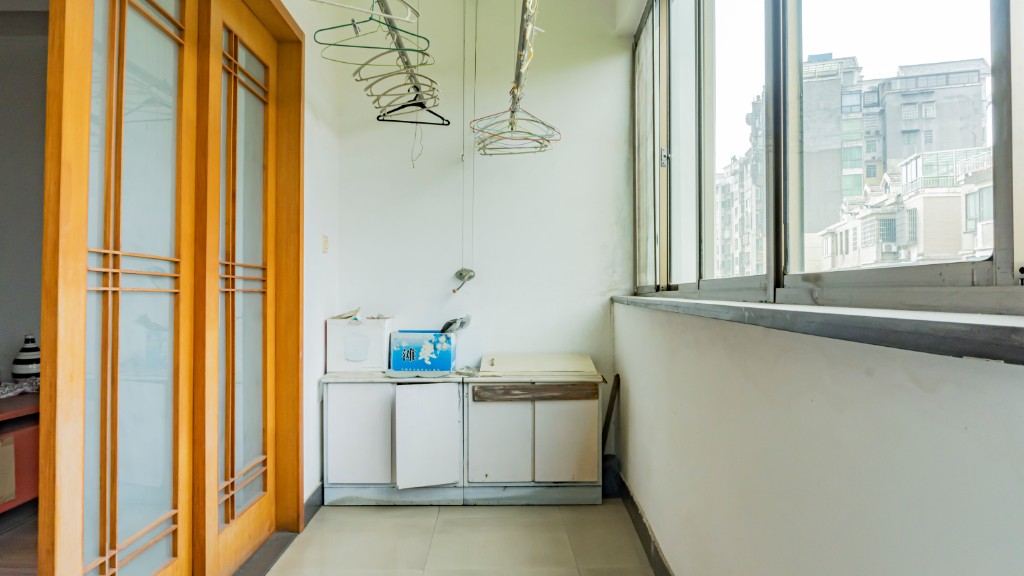 梓怡华盛家园  4室2厅2卫   53.80万 梓怡华盛家园  4室2厅2卫   53.80万客厅