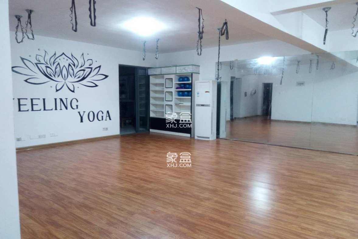 格蓝康都  4室2厅1卫    3500.0元/月 格蓝康都  4室2厅1卫    3500.0元/月室内图