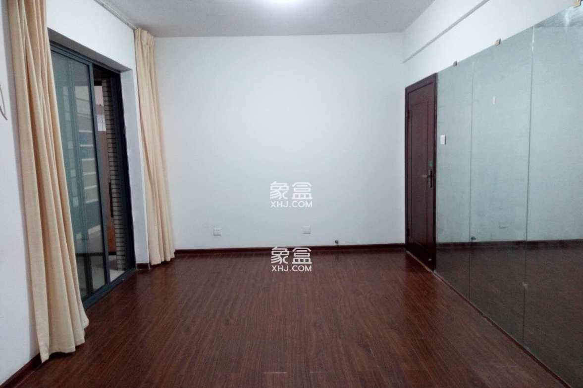 格蓝康都  4室2厅1卫    3500.0元/月 格蓝康都  4室2厅1卫    3500.0元/月室内图