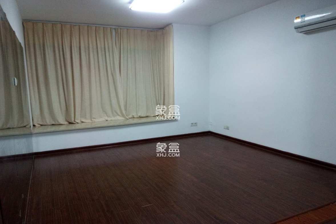 格蓝康都  4室2厅1卫    3500.0元/月 格蓝康都  4室2厅1卫    3500.0元/月室内图