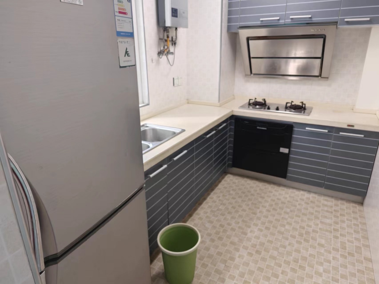 凯乐国际城  2室2厅1卫    2400.0元/月 凯乐国际城  2室2厅1卫    2400.0元/月户型图