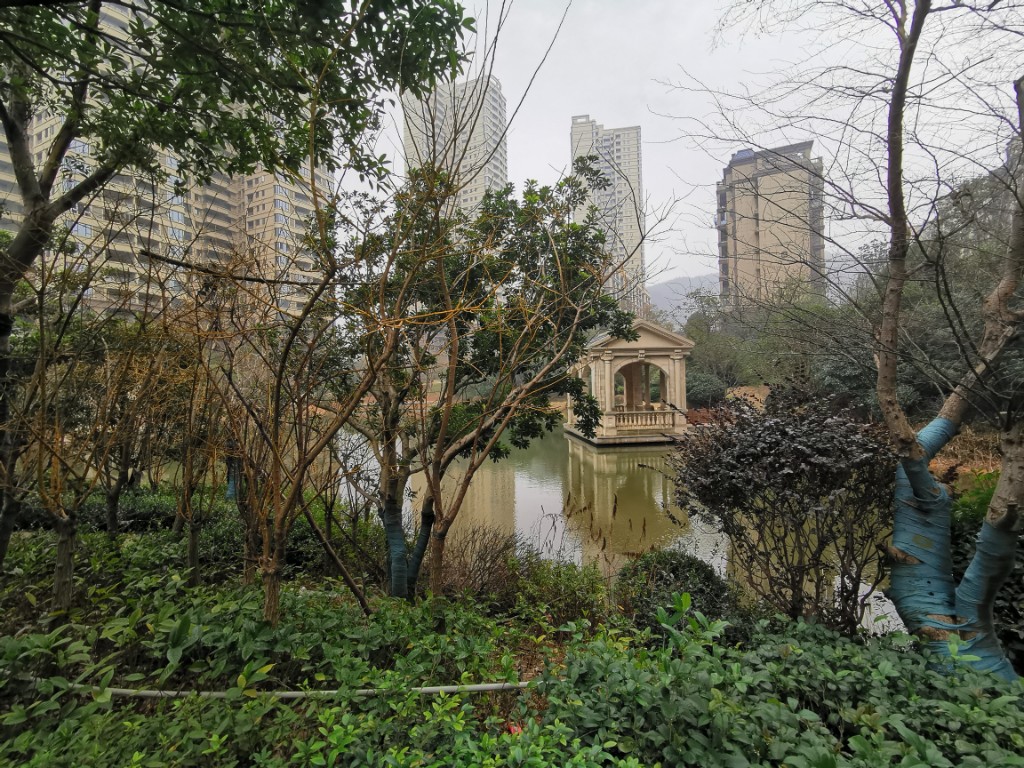 润和山水郡  4室2厅2卫   2300.00元/月室内图1