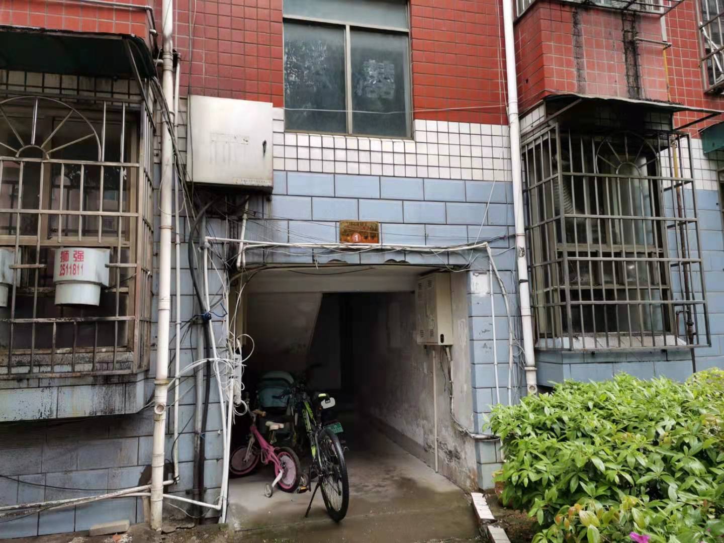 诚信花园  4室2厅2卫   76.80万小区图