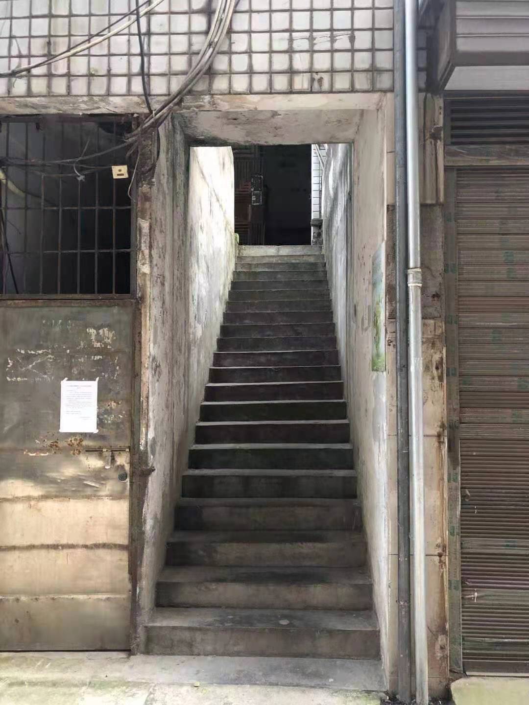 产权大厦  3室2厅2卫   1700.00元/月小区图