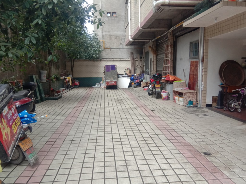 水源路小开发商房产  2室2厅1卫   40.80万小区图