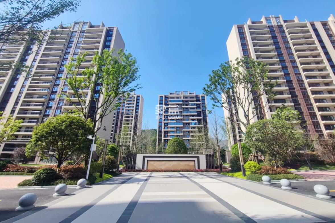 碧桂园豪园-二期 3室2厅2卫 2300.00元/月 碧桂园豪园-二期 3室2厅2卫 2300.00元/月小区图