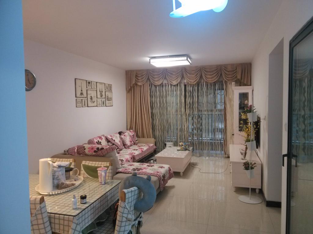中海锦城一期  3室2厅1卫   85.00万客厅