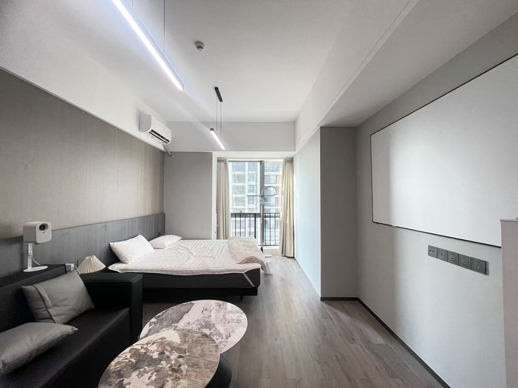 中建宝铂公馆  1室1厅1卫    1800.0元/月室内图1