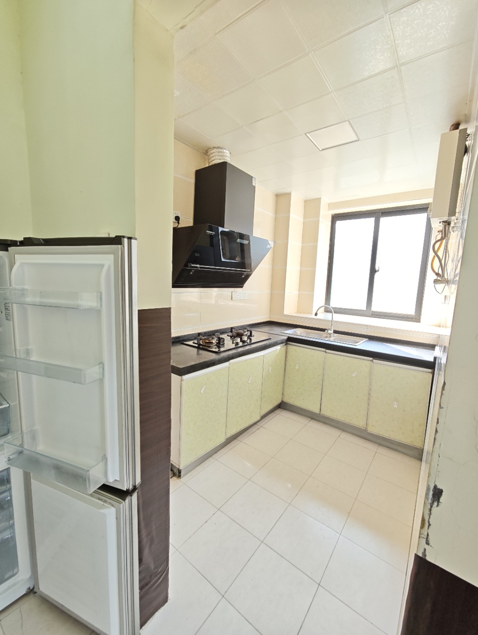 阿普阿布  3室1厅1卫    2200.0元/月户型图