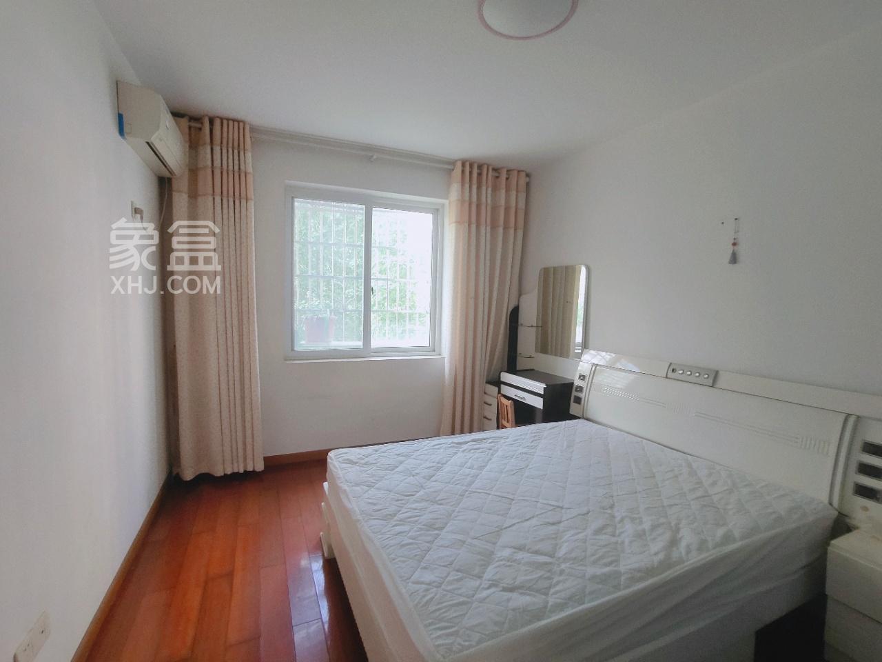 玛依拉山庄  3室2厅2卫    3200.0元/月室内图