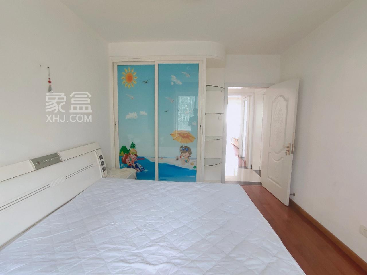 玛依拉山庄  3室2厅2卫    3200.0元/月室内图