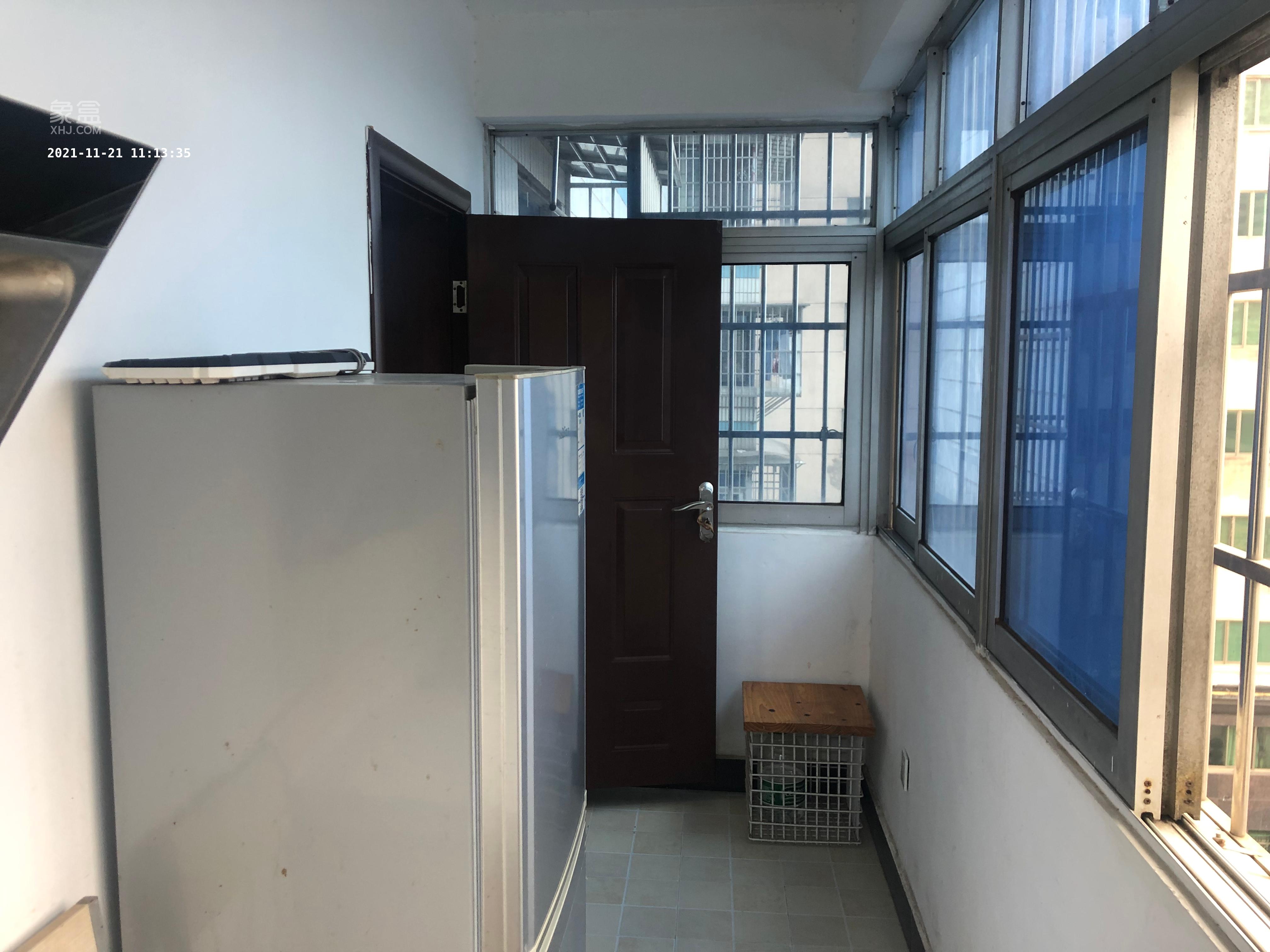远东公寓  1室1厅1卫    1800.0元/月室内图