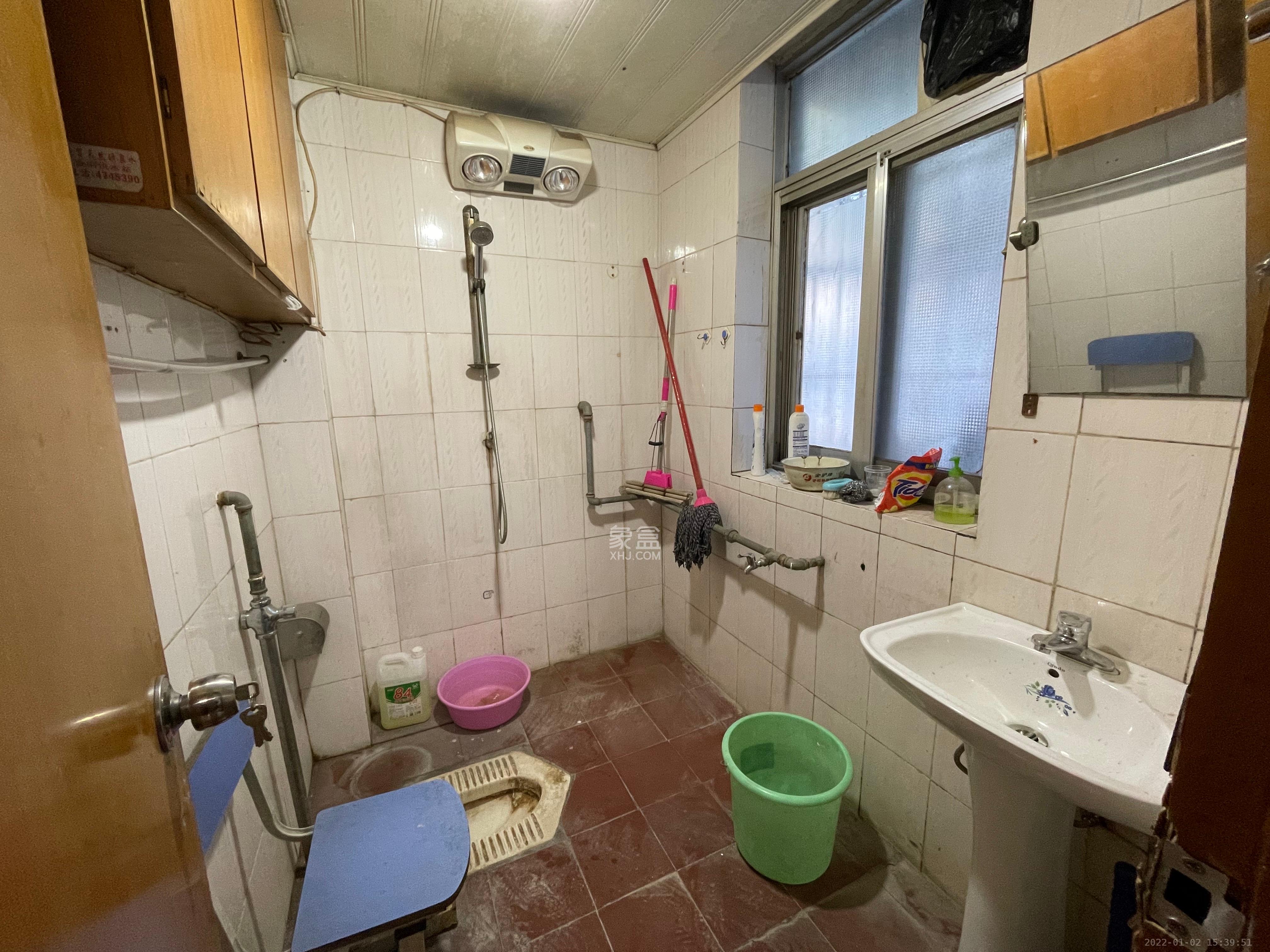 军安苑小区 3室2厅1卫 2200.0元/月 军安苑小区 3室2厅1卫 2200.0元/月室内图