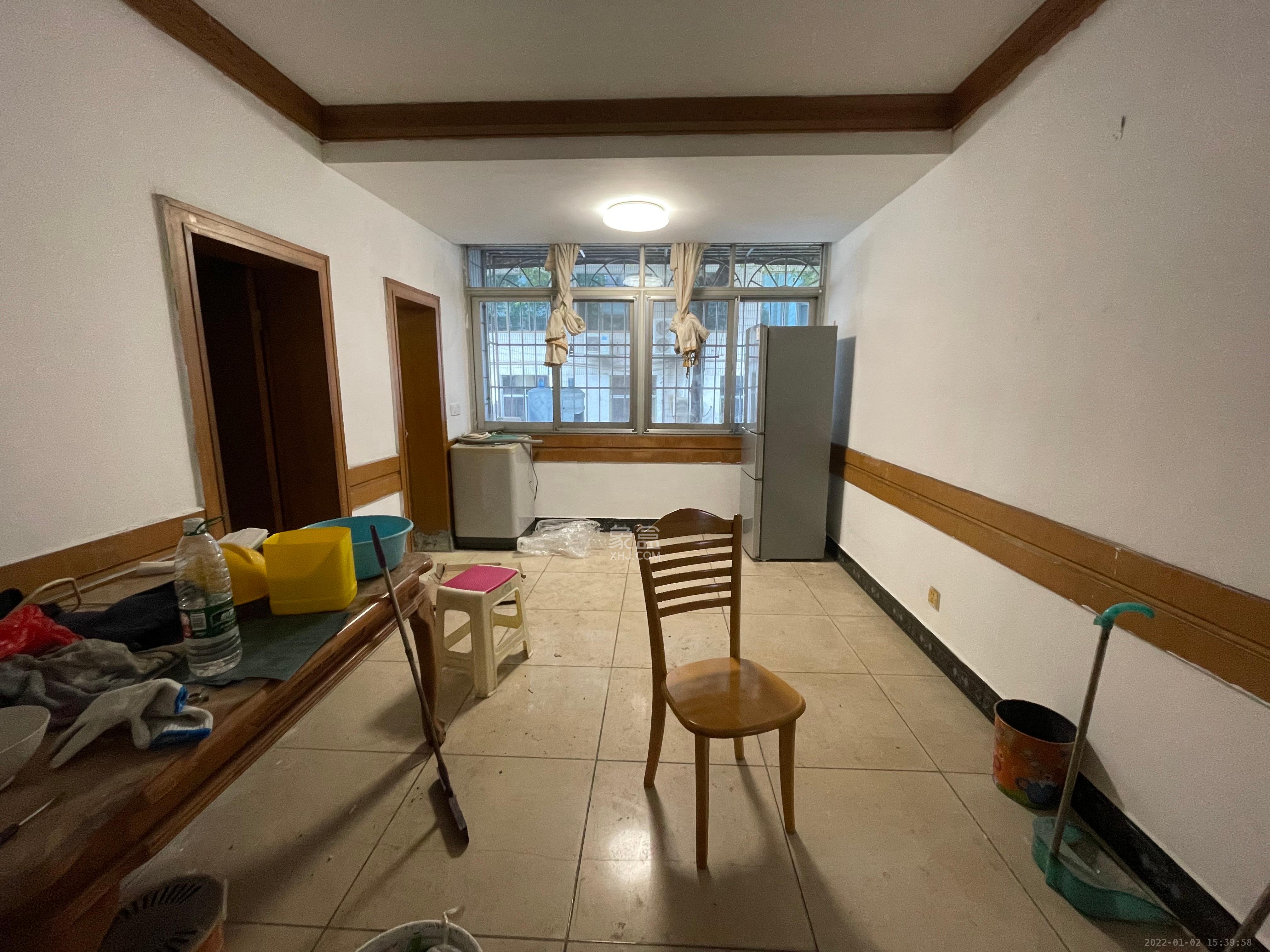 军安苑小区 3室2厅1卫 2200.0元/月 军安苑小区 3室2厅1卫 2200.0元/月室内图