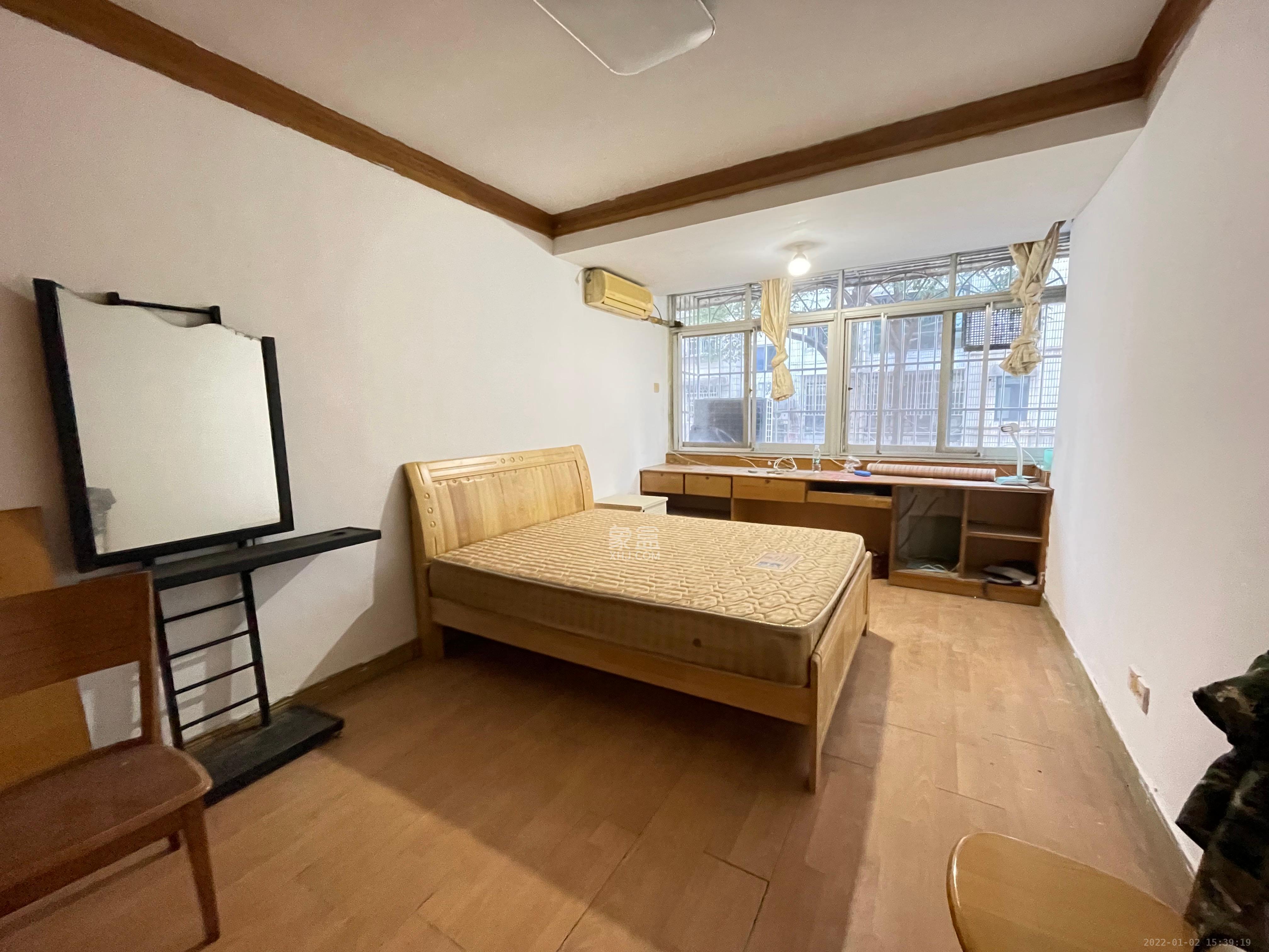 军安苑小区 3室2厅1卫 2200.0元/月 军安苑小区 3室2厅1卫 2200.0元/月室内图