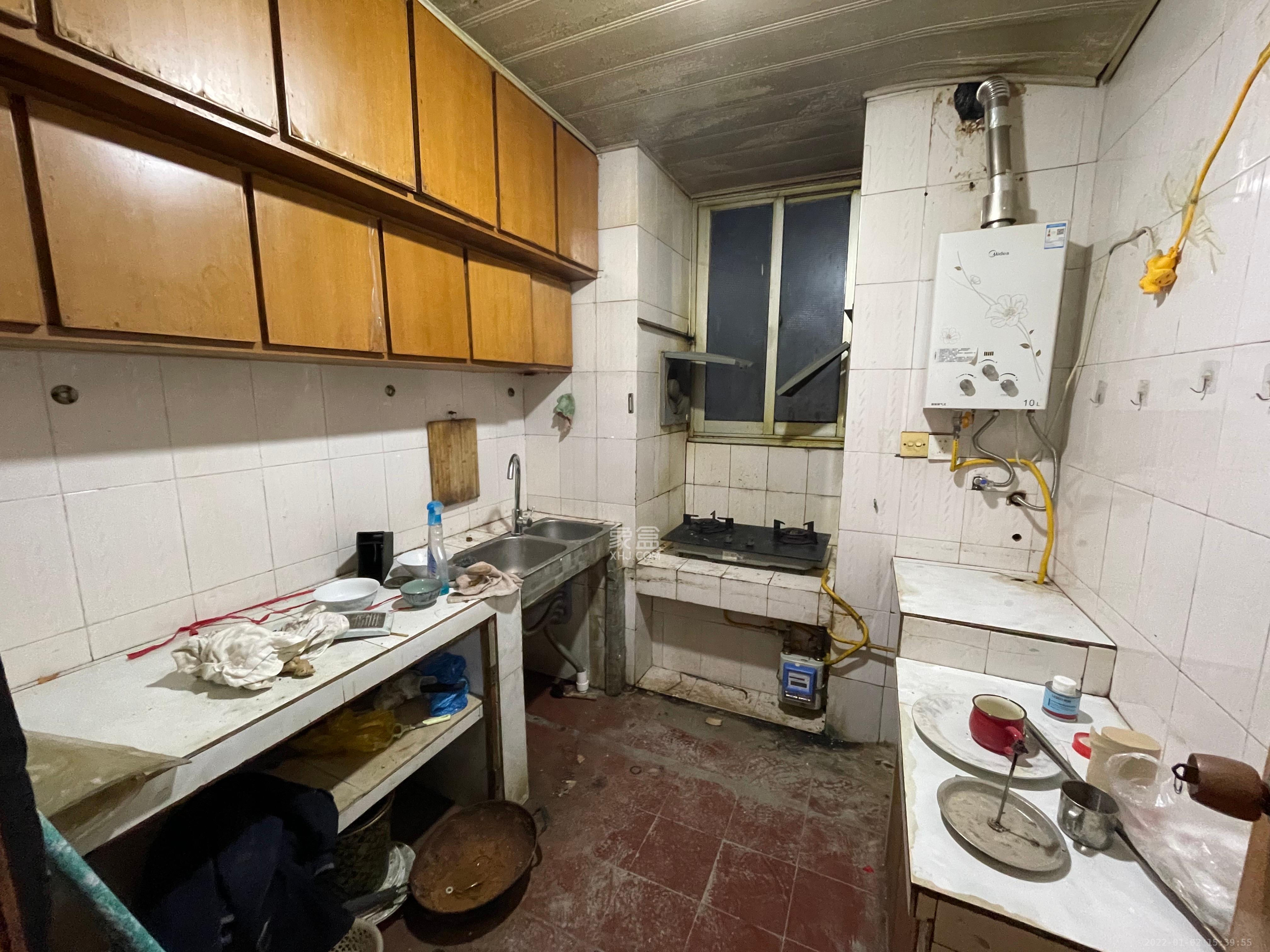 军安苑小区 3室2厅1卫 2200.0元/月 军安苑小区 3室2厅1卫 2200.0元/月室内图