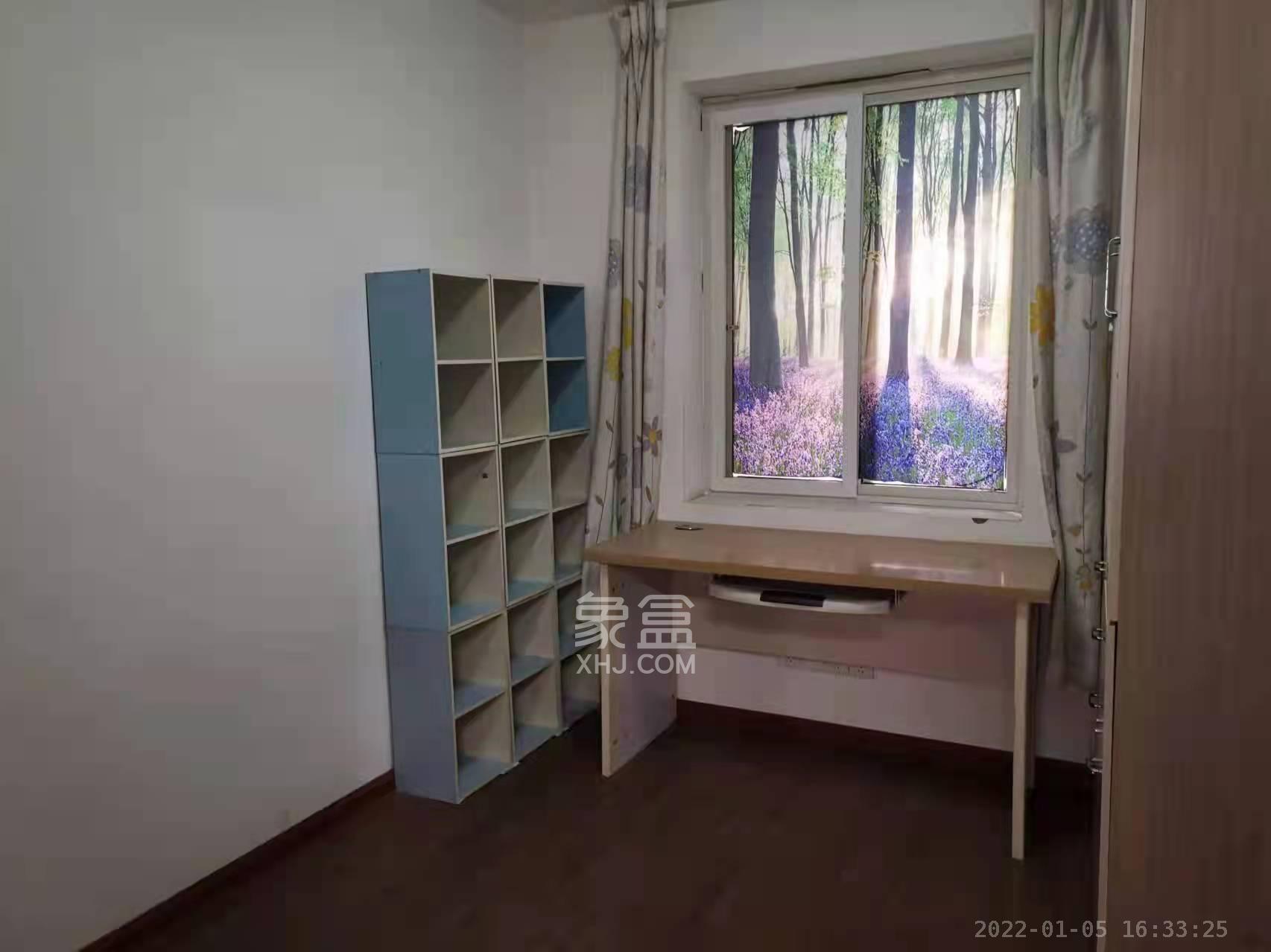 向东南社区  3室1厅1卫    2100.0元/月室内图