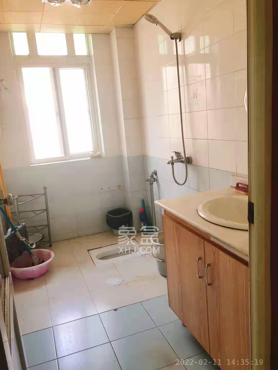 豐收花園住宅小區(qū)  3室2廳1衛(wèi)    1800.0元/月室內(nèi)圖