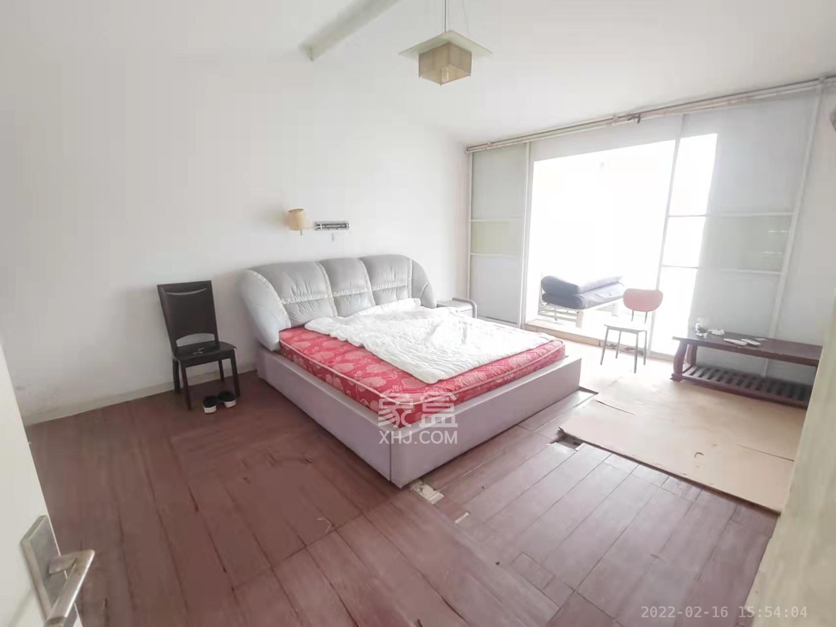新星小区  4室2厅1卫    2300.0元/月室内图