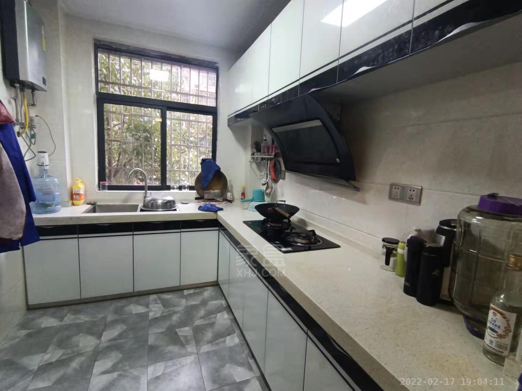 湘湾A区 3室2厅1厨1卫家电齐全 三楼 随时看 湘湾A区 3室2厅1厨1卫家电齐全 三楼 随时看室内图