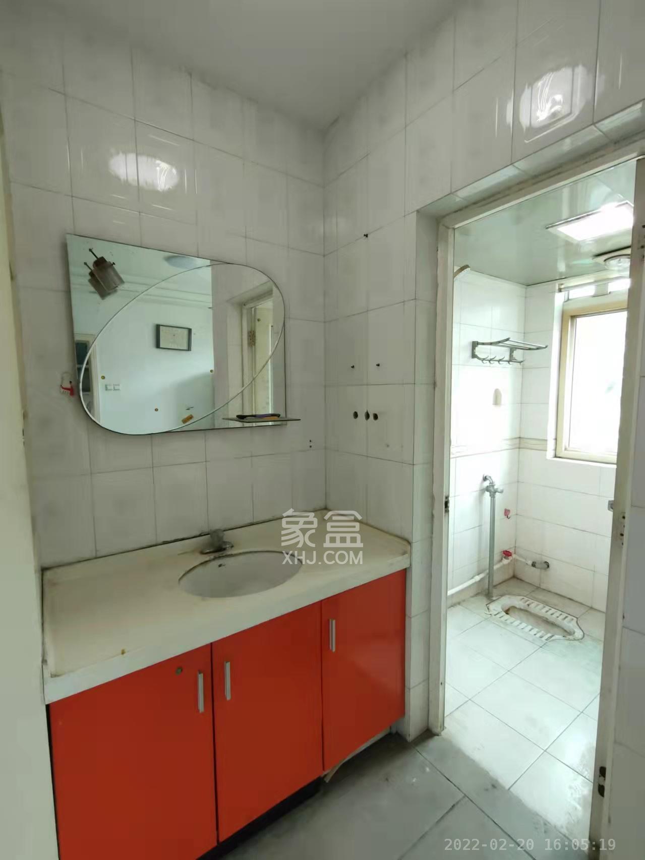 丰收花园住宅小区  3室2厅2卫    1600.0元/月室内图