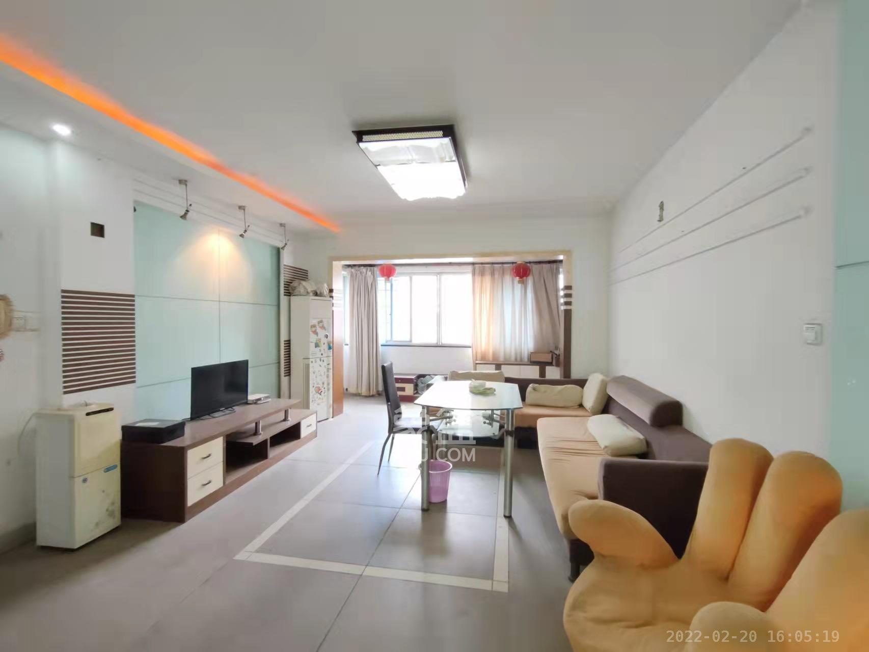 丰收花园住宅小区  3室2厅2卫    1600.0元/月 丰收花园住宅小区  3室2厅2卫    1600.0元/月室内图