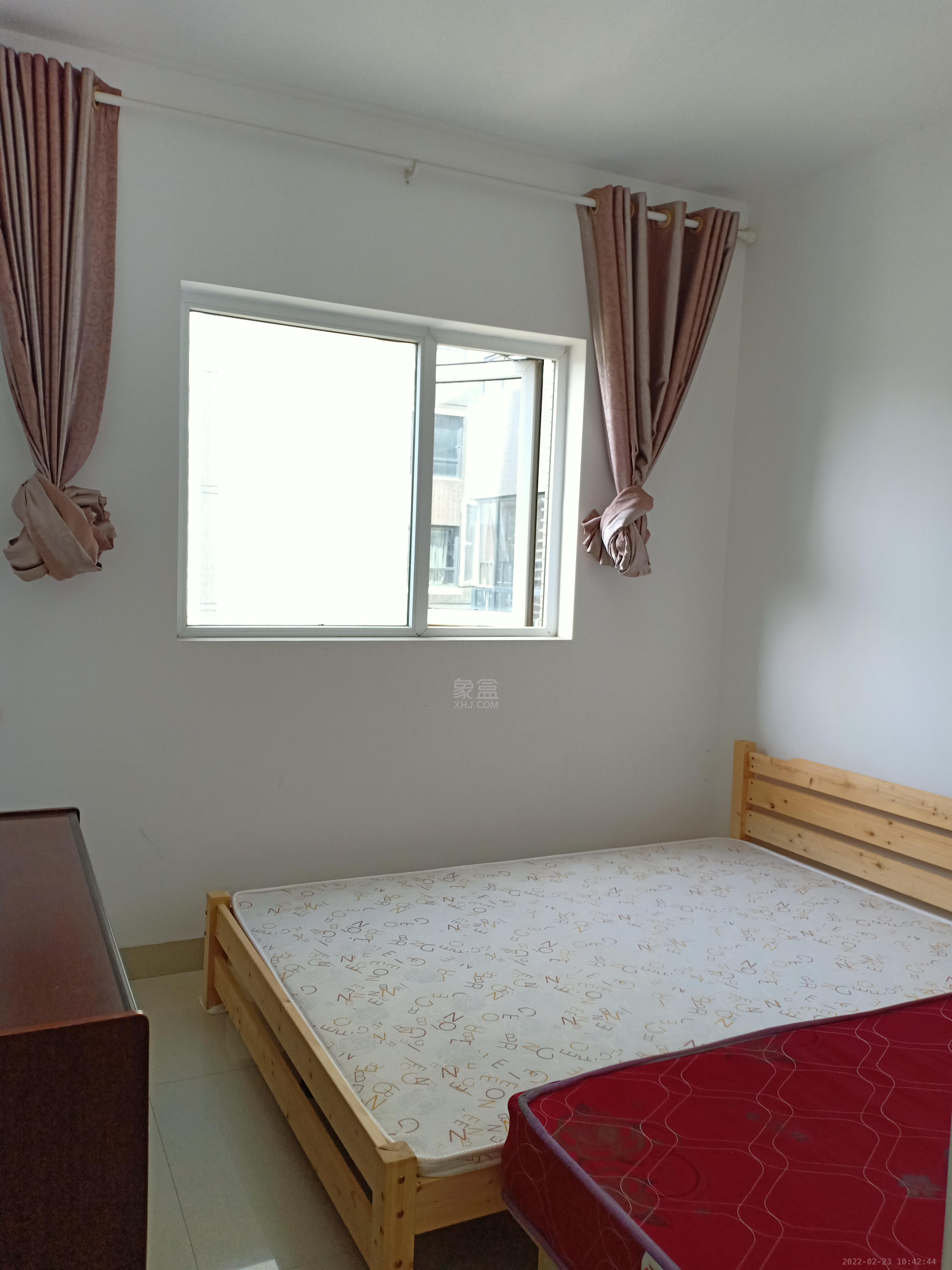 美的城二期  3室2厅1卫    2500.0元/月 美的城二期  3室2厅1卫    2500.0元/月室内图