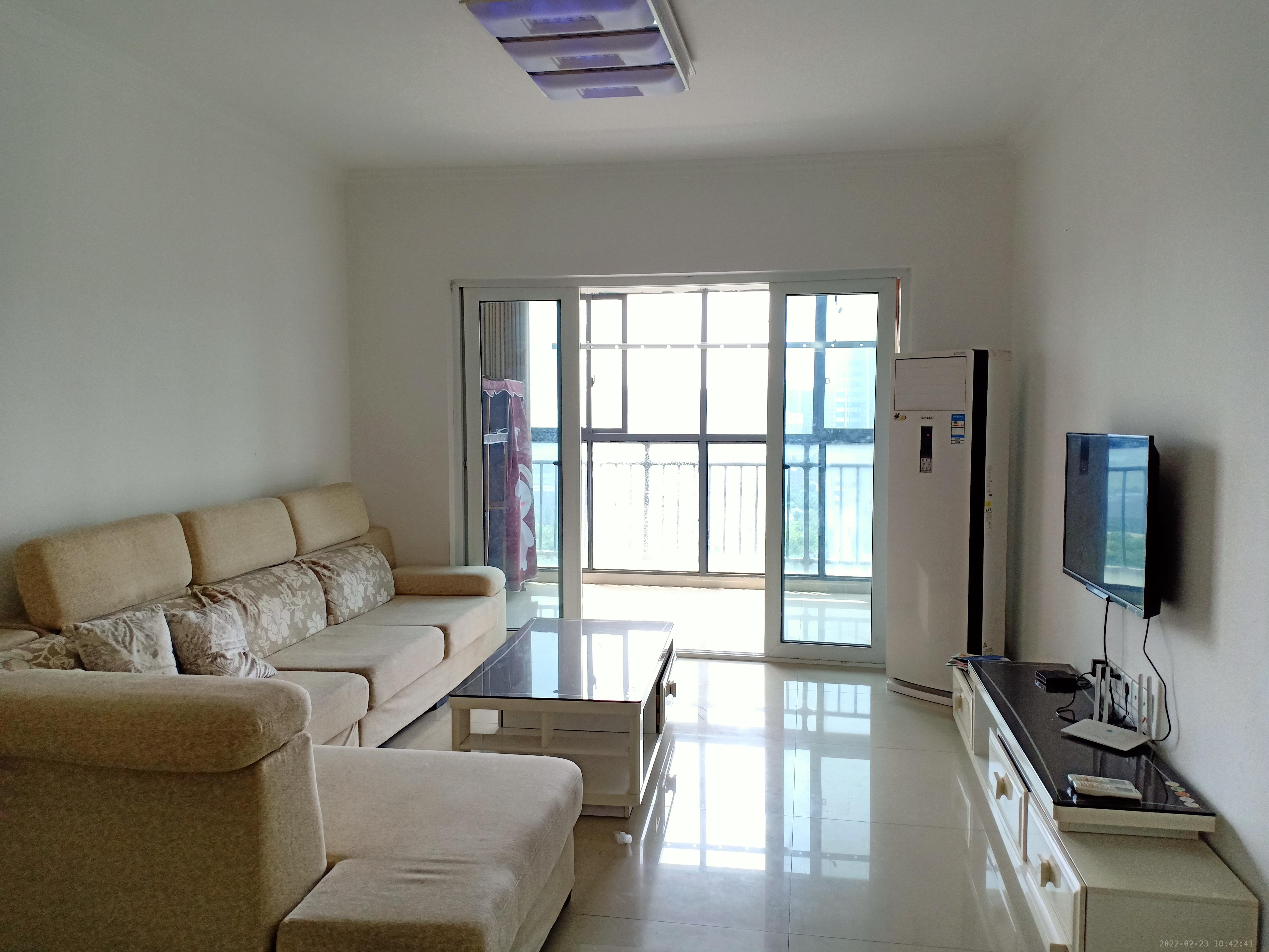 美的城二期  3室2厅1卫    2500.0元/月 美的城二期  3室2厅1卫    2500.0元/月室内图