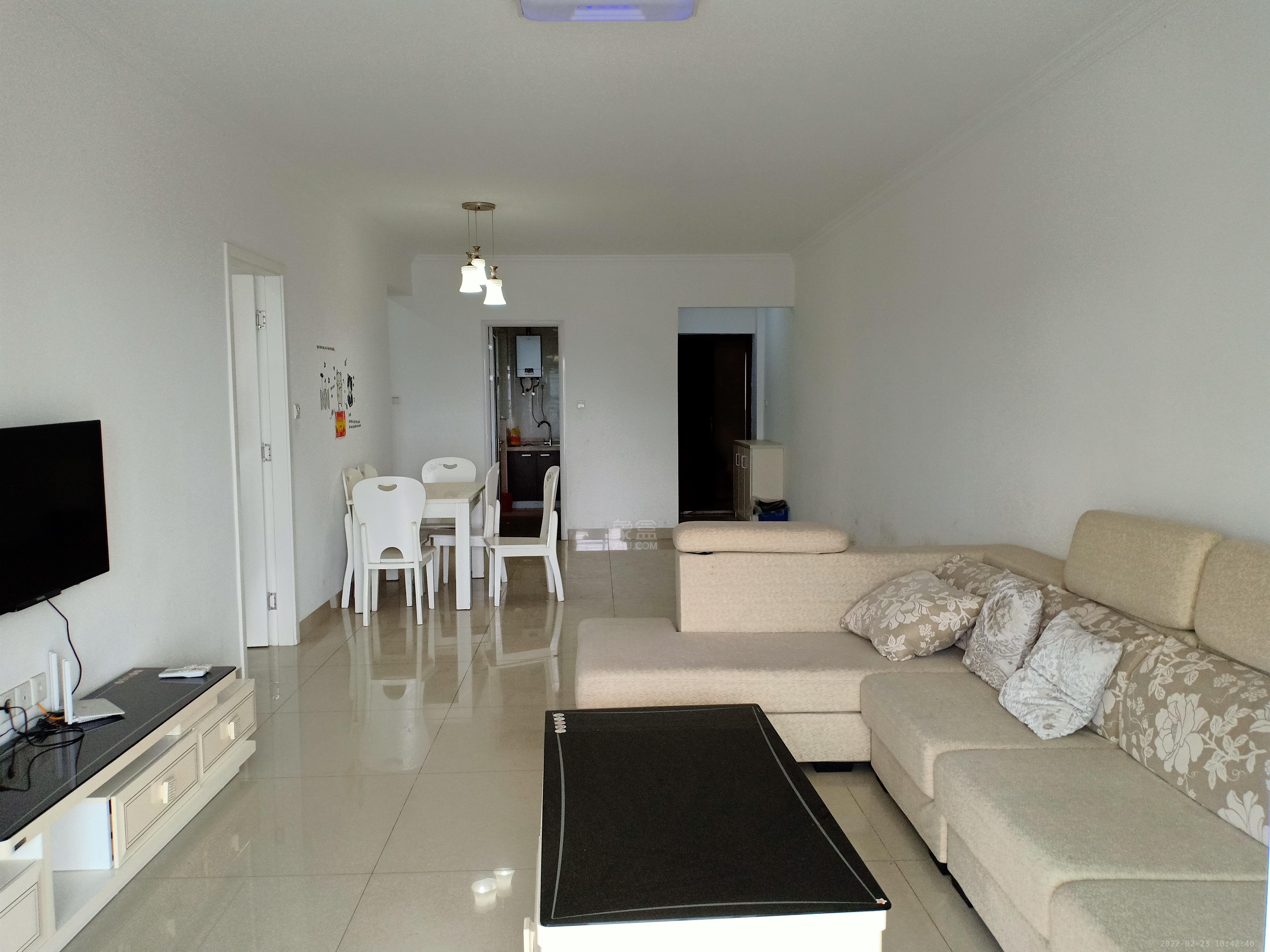 美的城二期  3室2厅1卫    2500.0元/月 美的城二期  3室2厅1卫    2500.0元/月室内图