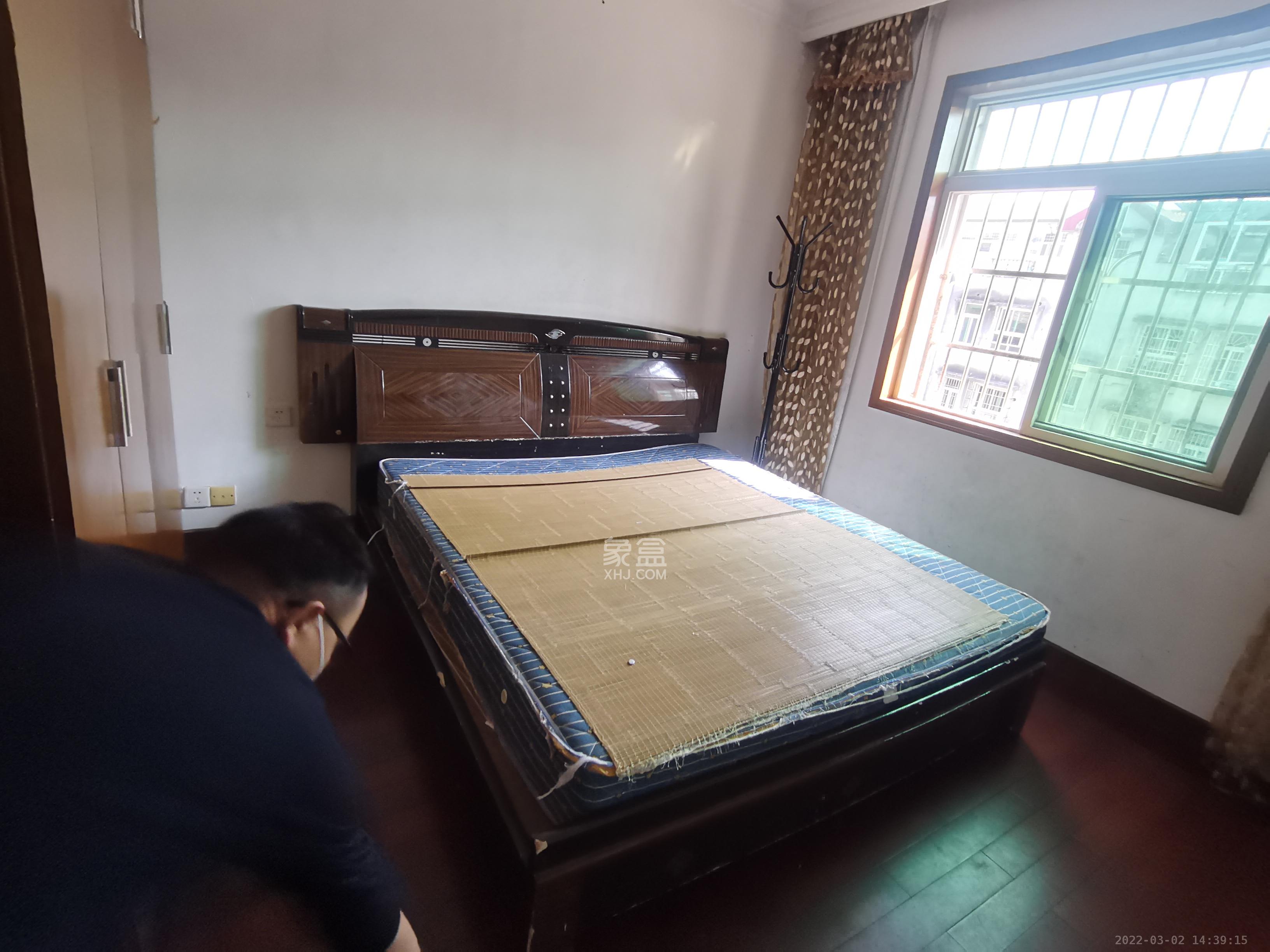 欣安小区  3室2厅2卫   2800.00元/月室内图