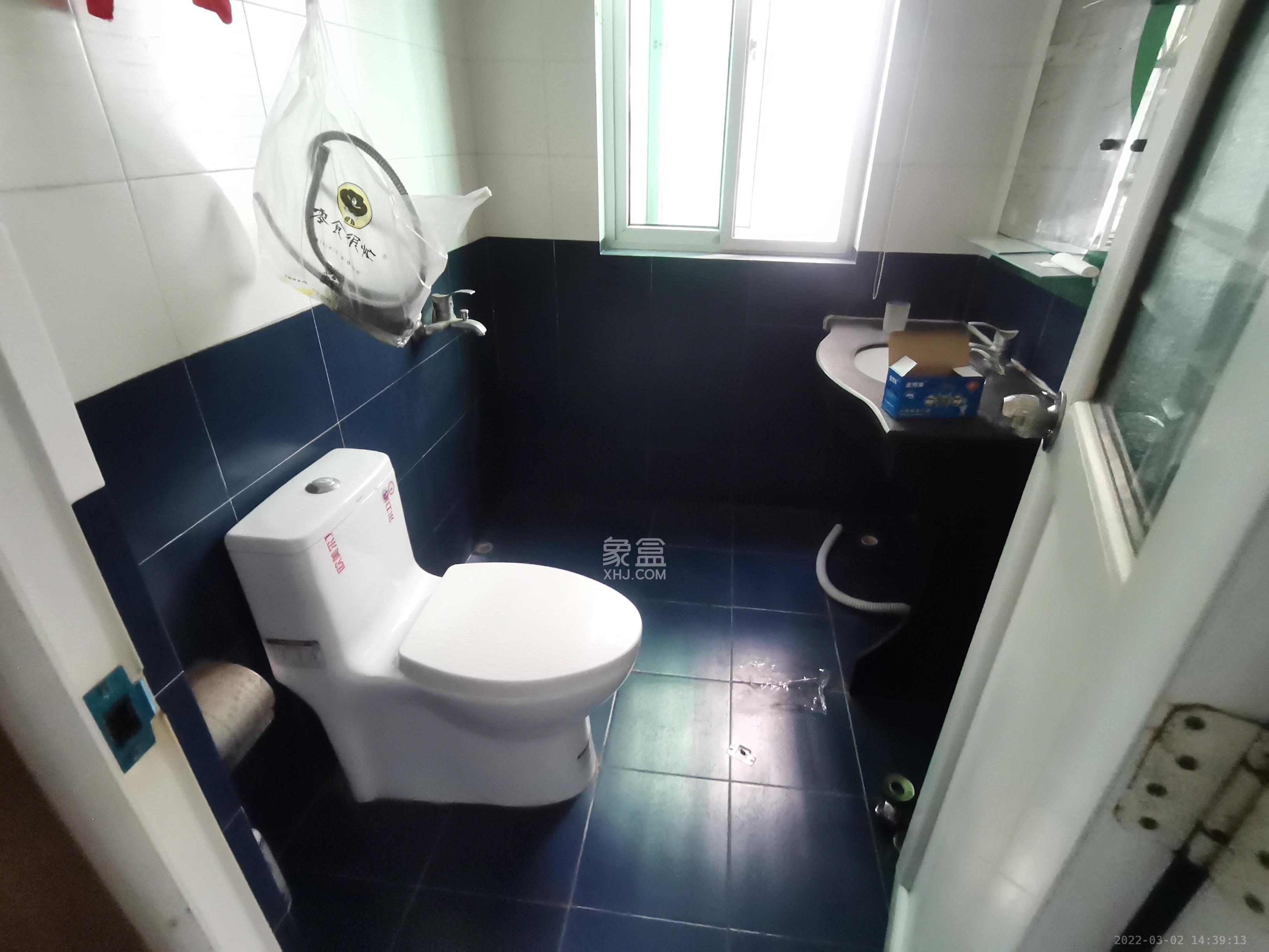 欣安小区  3室2厅2卫   2800.00元/月室内图