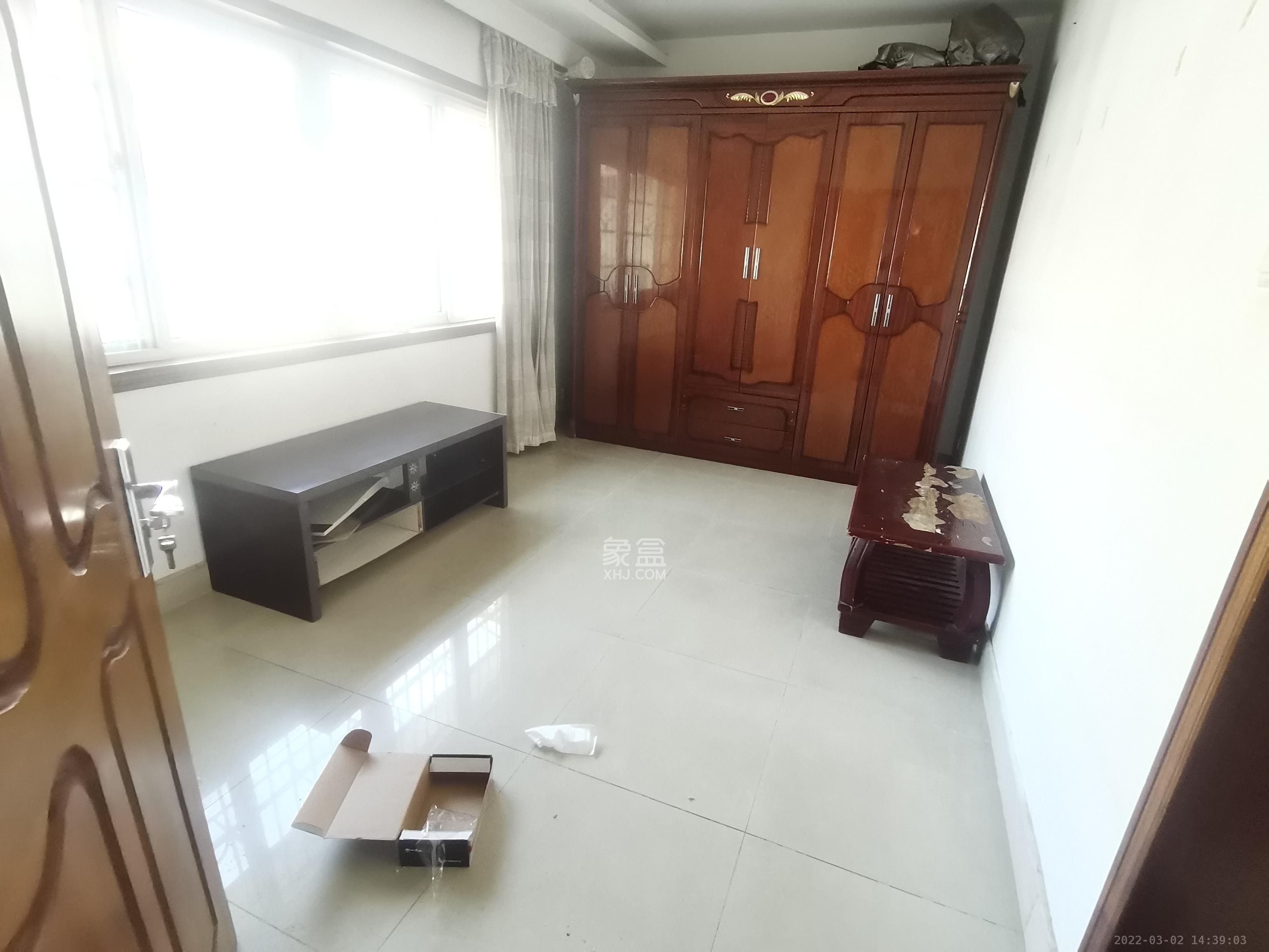 欣安小区  3室2厅2卫   2800.00元/月室内图