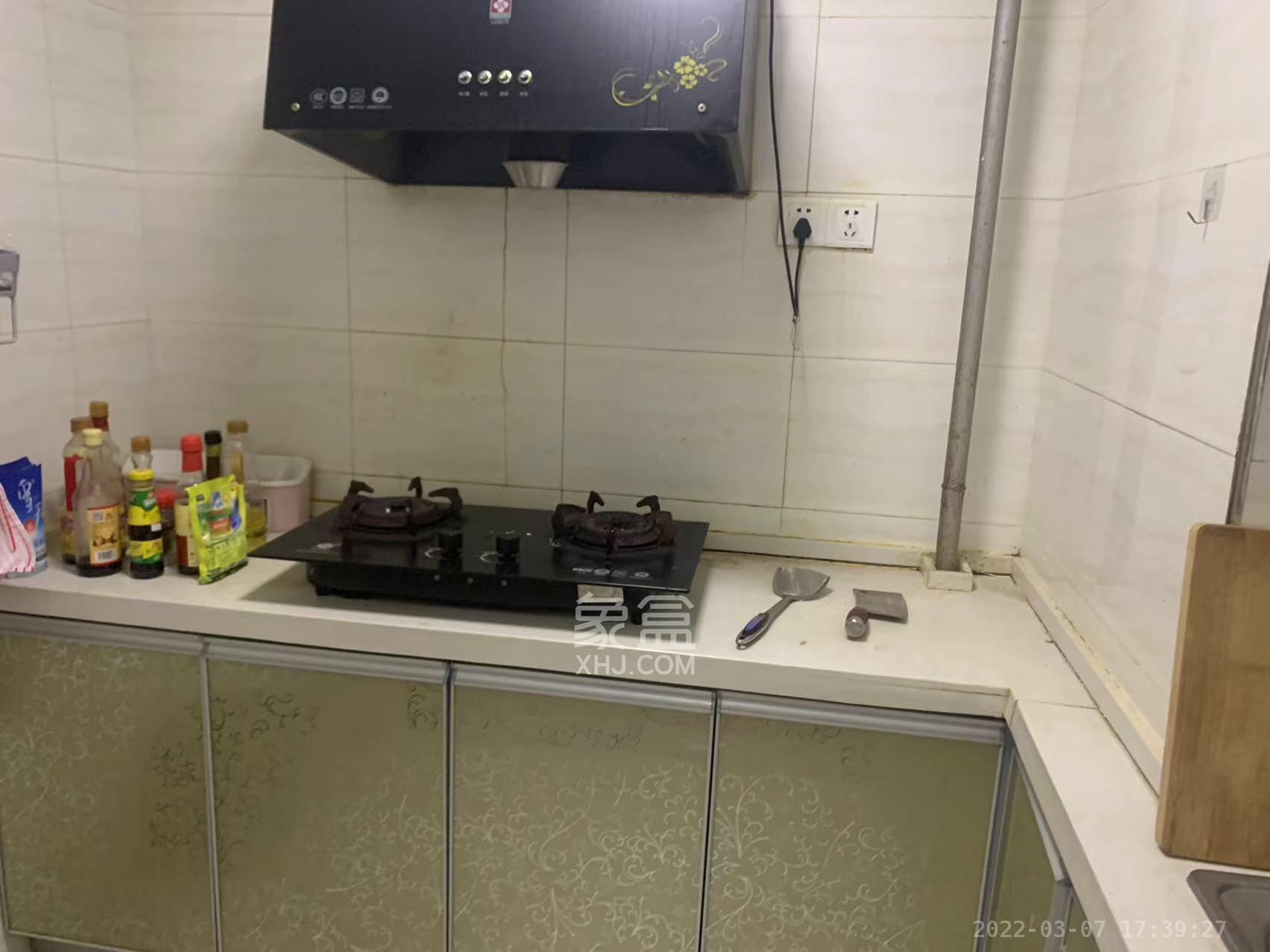 上海城小区  3室2厅1卫   2400.00元/月室内图