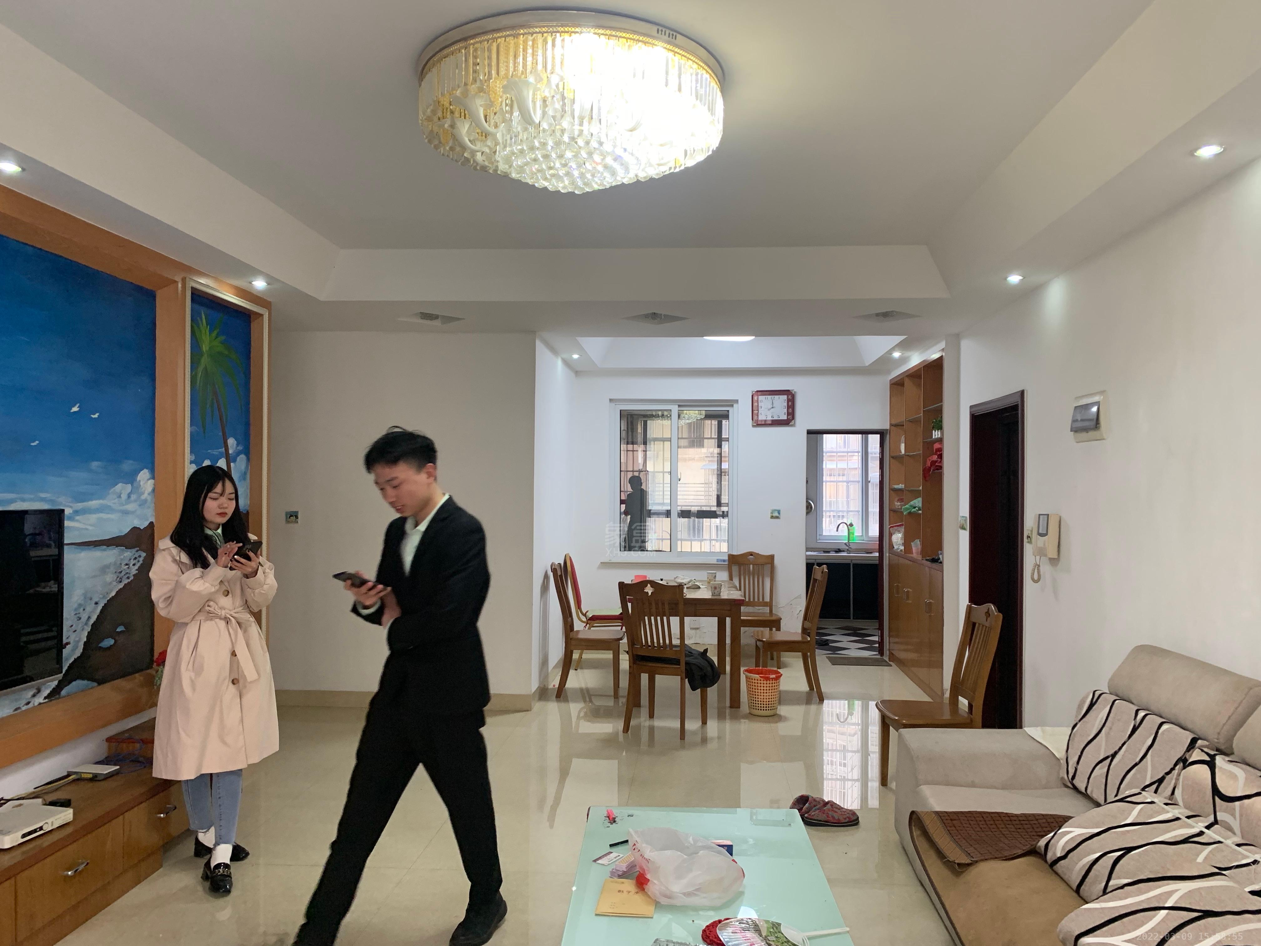 御景东方  3室2厅2卫   1900.00元/月室内图