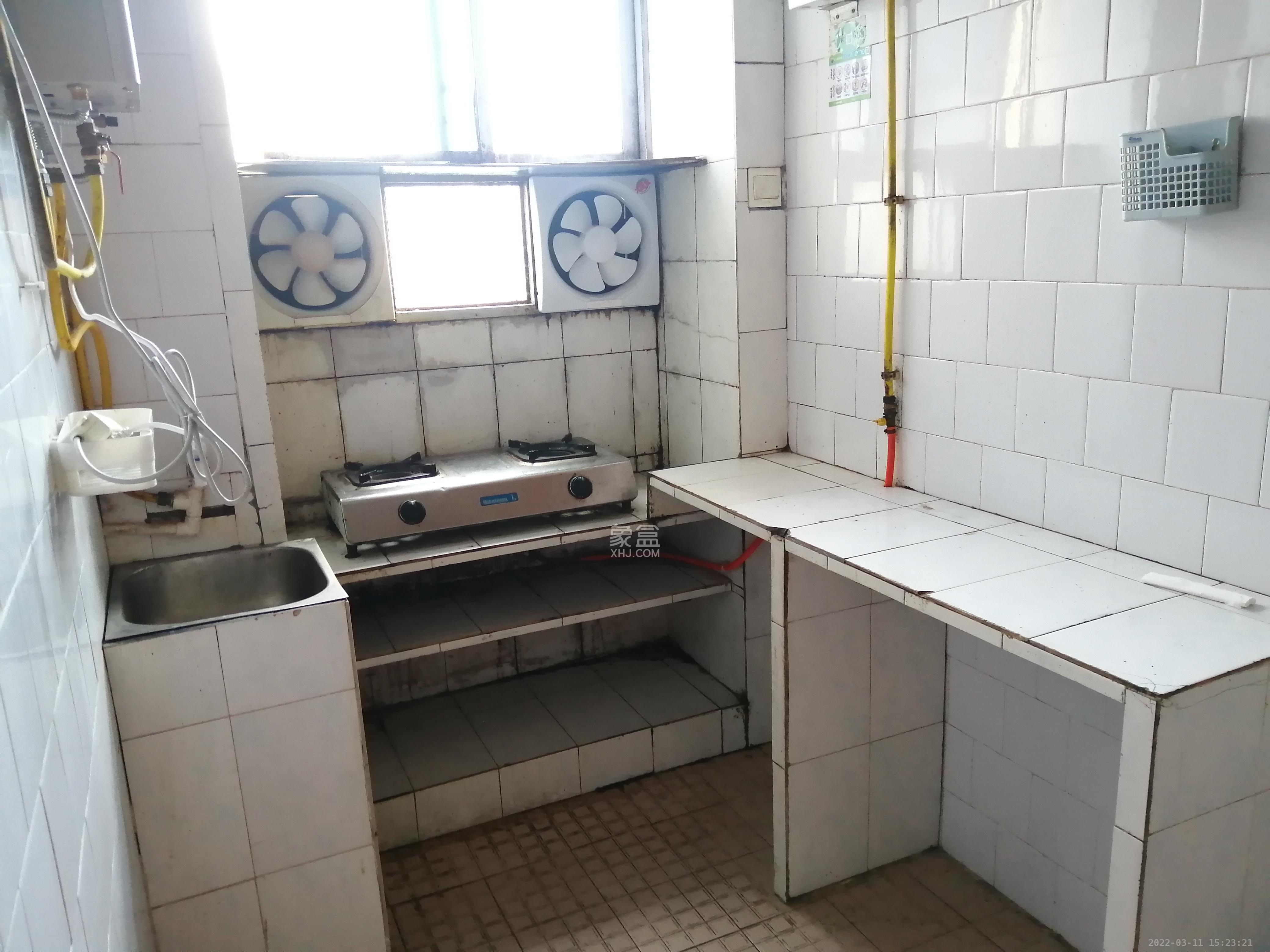 湘农桥社区  2室1厅1卫   1700.00元/月室内图