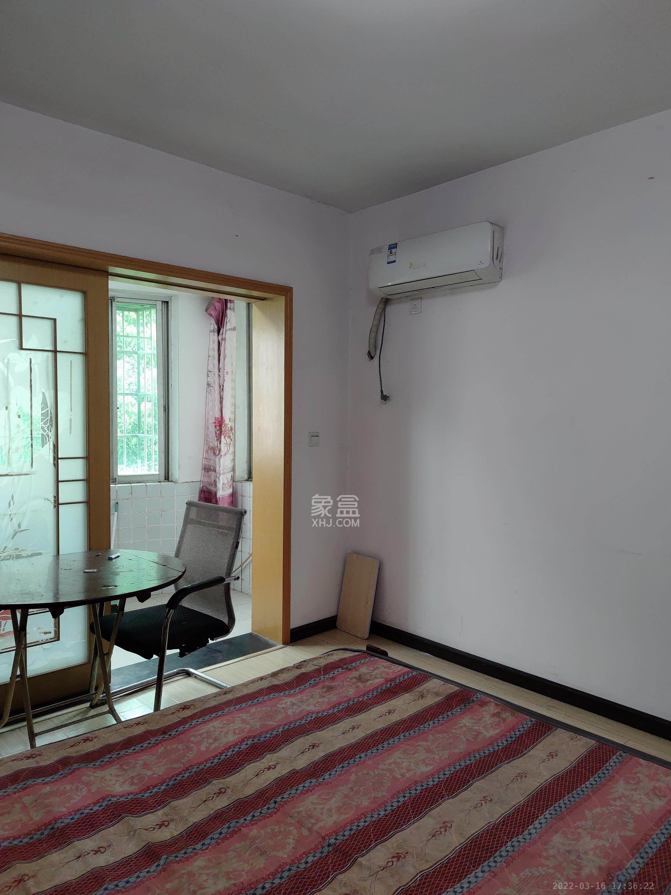 中南汽车世界  2室2厅1卫    1300.0元/月室内图