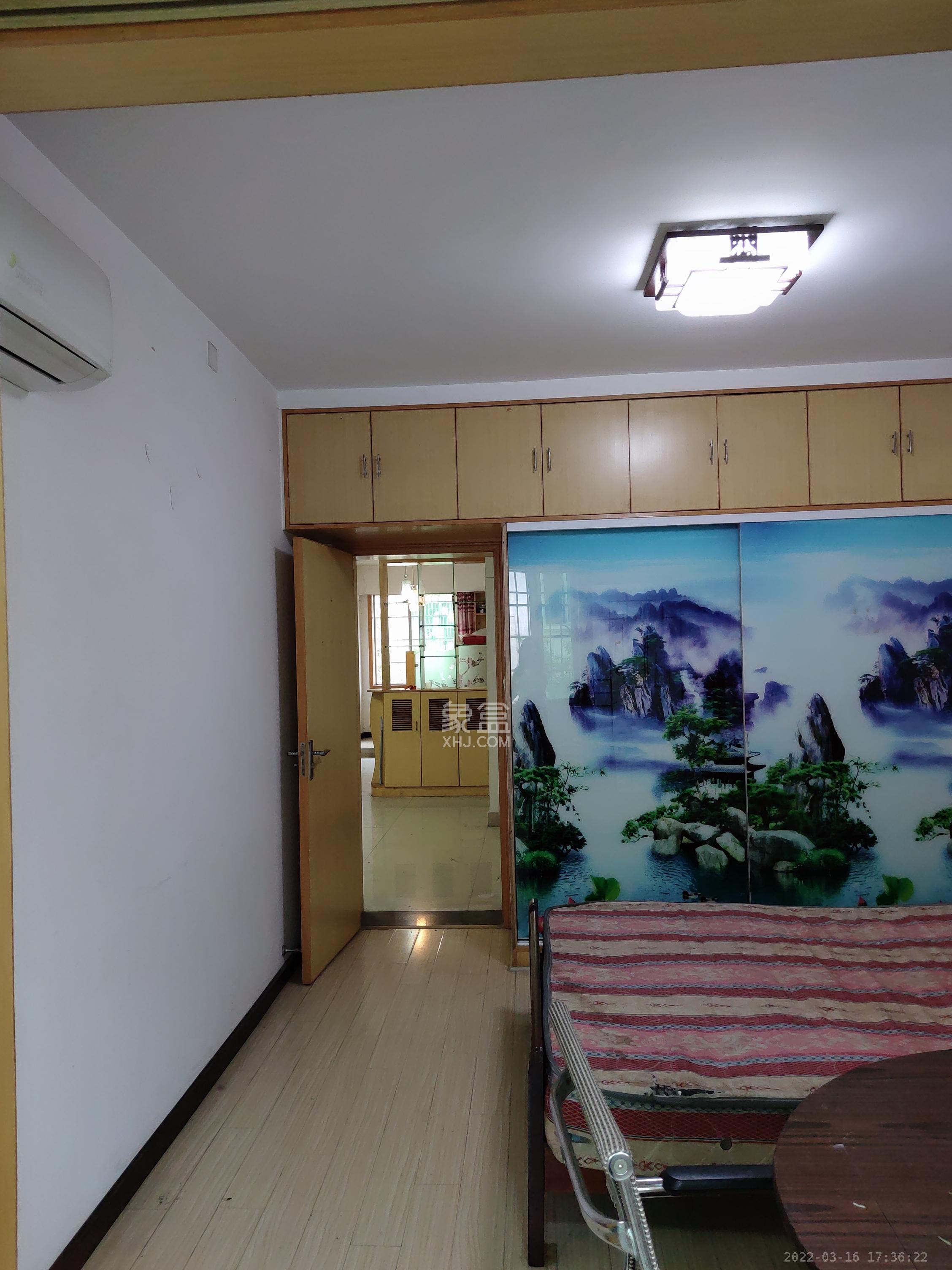 中南汽车世界  2室2厅1卫    1300.0元/月室内图