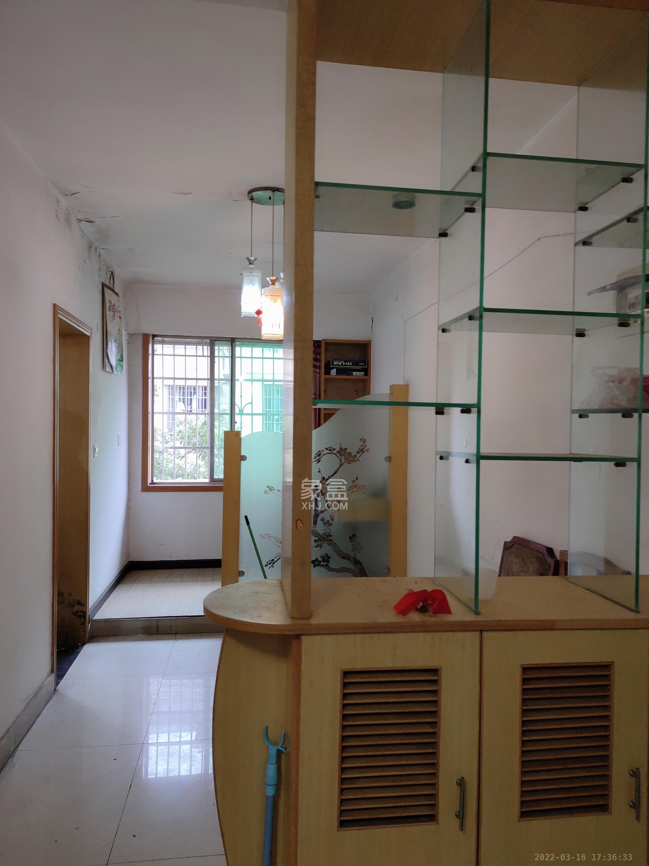 中南汽车世界 2室2厅1卫 1300.0元/月 中南汽车世界 2室2厅1卫 1300.0元/月室内图