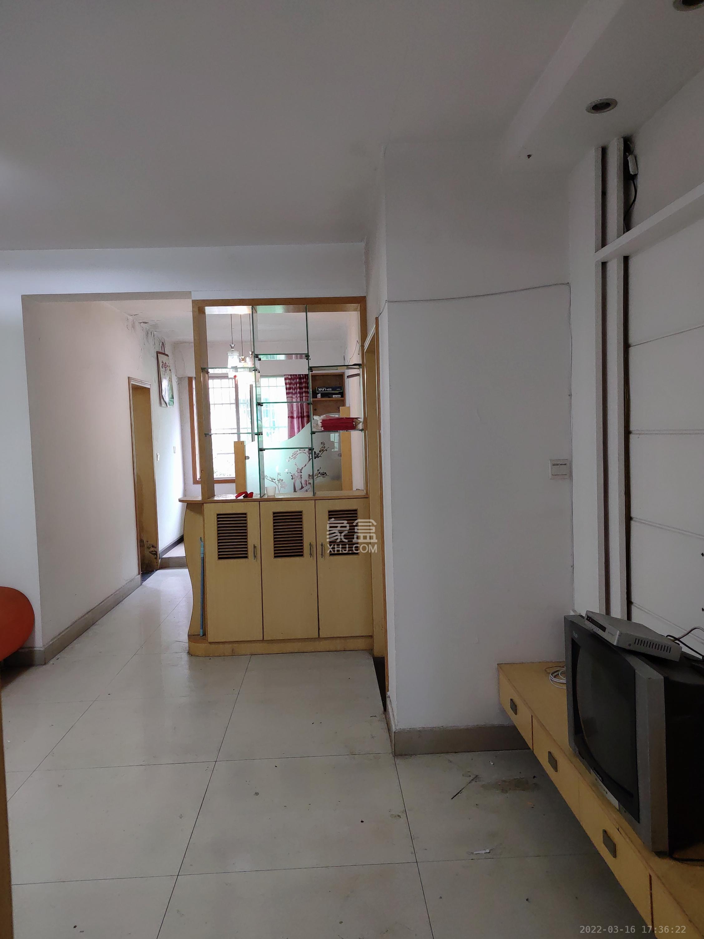 中南汽车世界  2室2厅1卫    1300.0元/月室内图