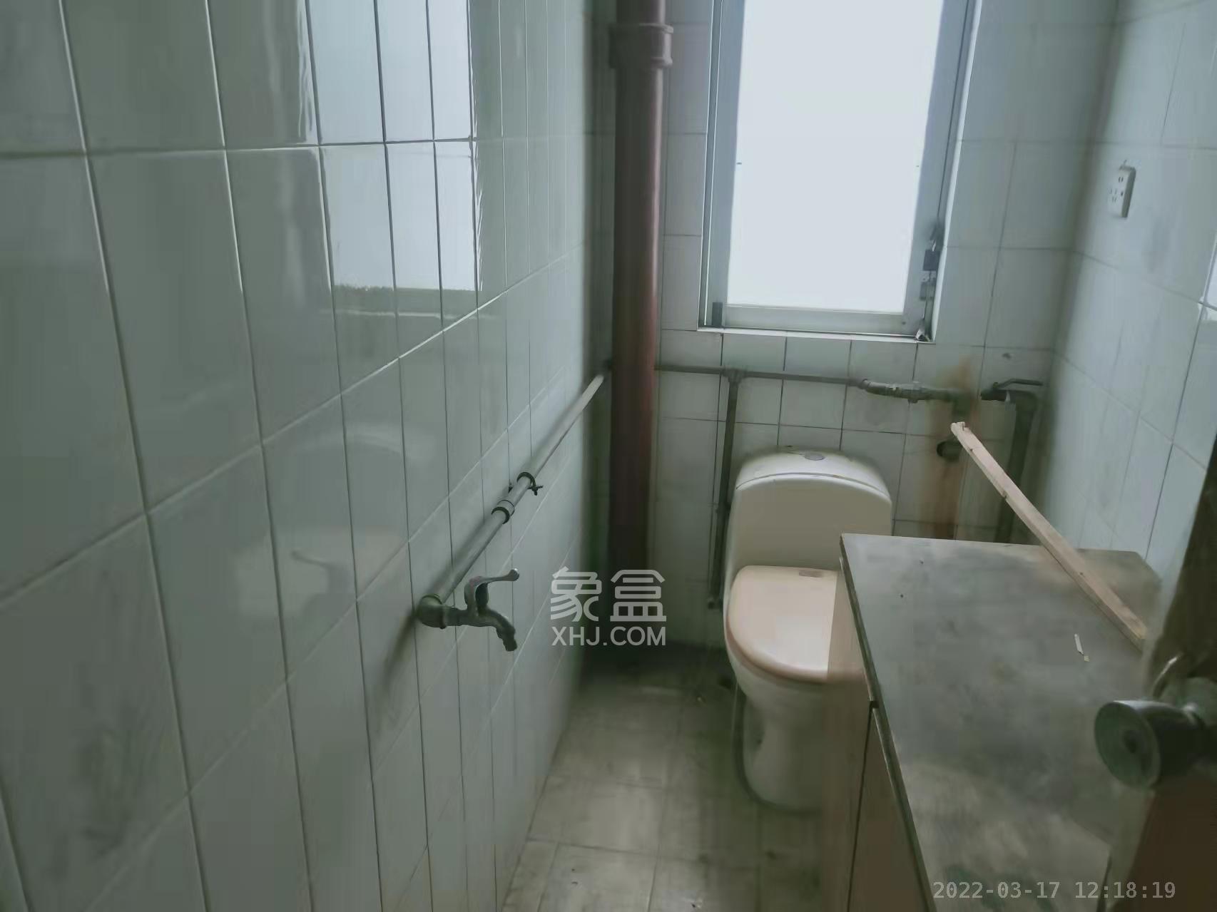 省军区宿舍  3室2厅2卫   2600.00元/月室内图