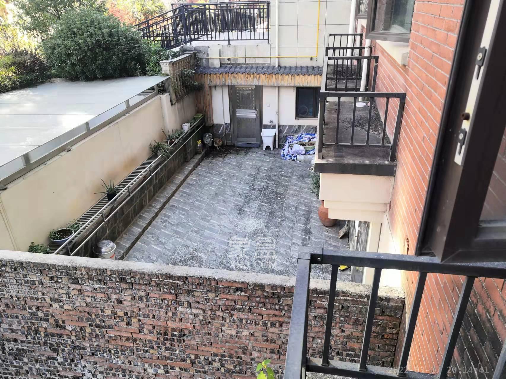 艾美潇湘  4室2厅2卫   2000.00元/月室内图
