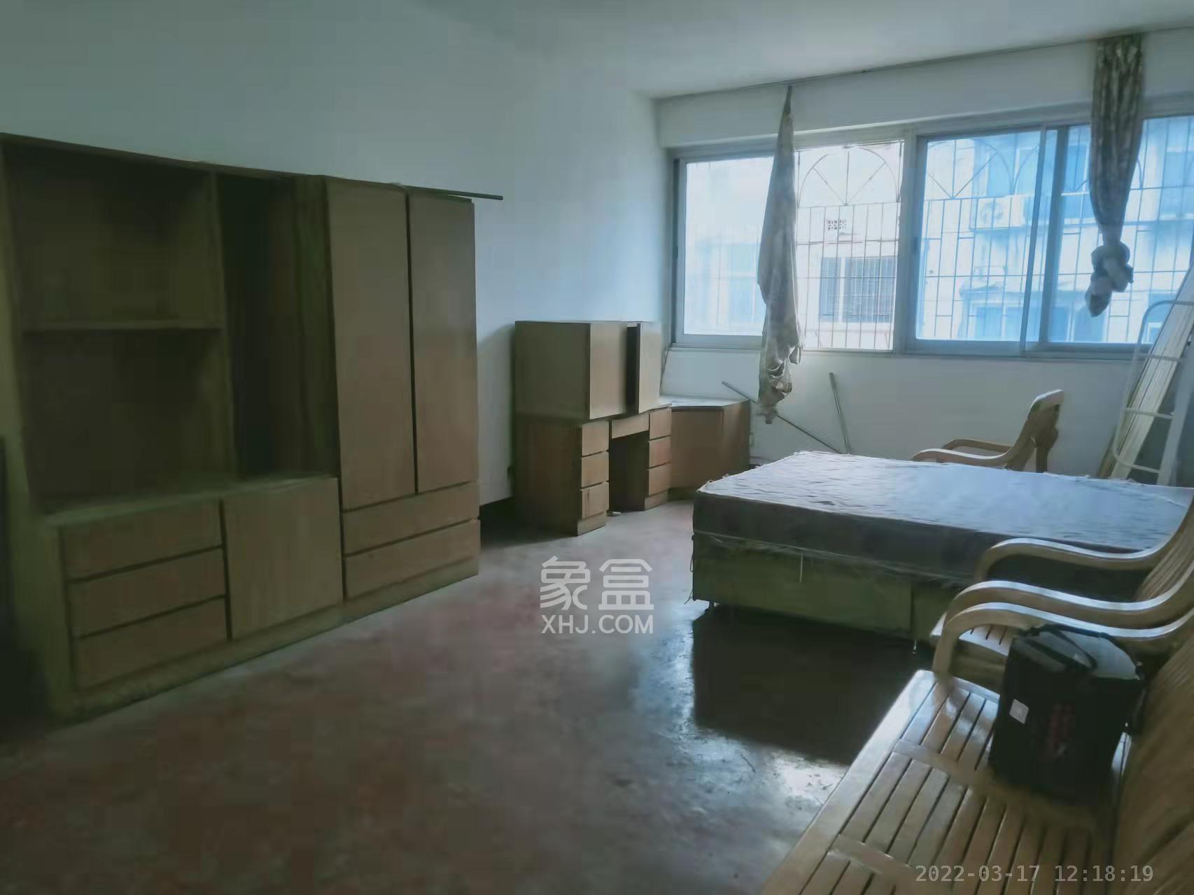 省军区宿舍  3室2厅2卫   2600.00元/月室内图
