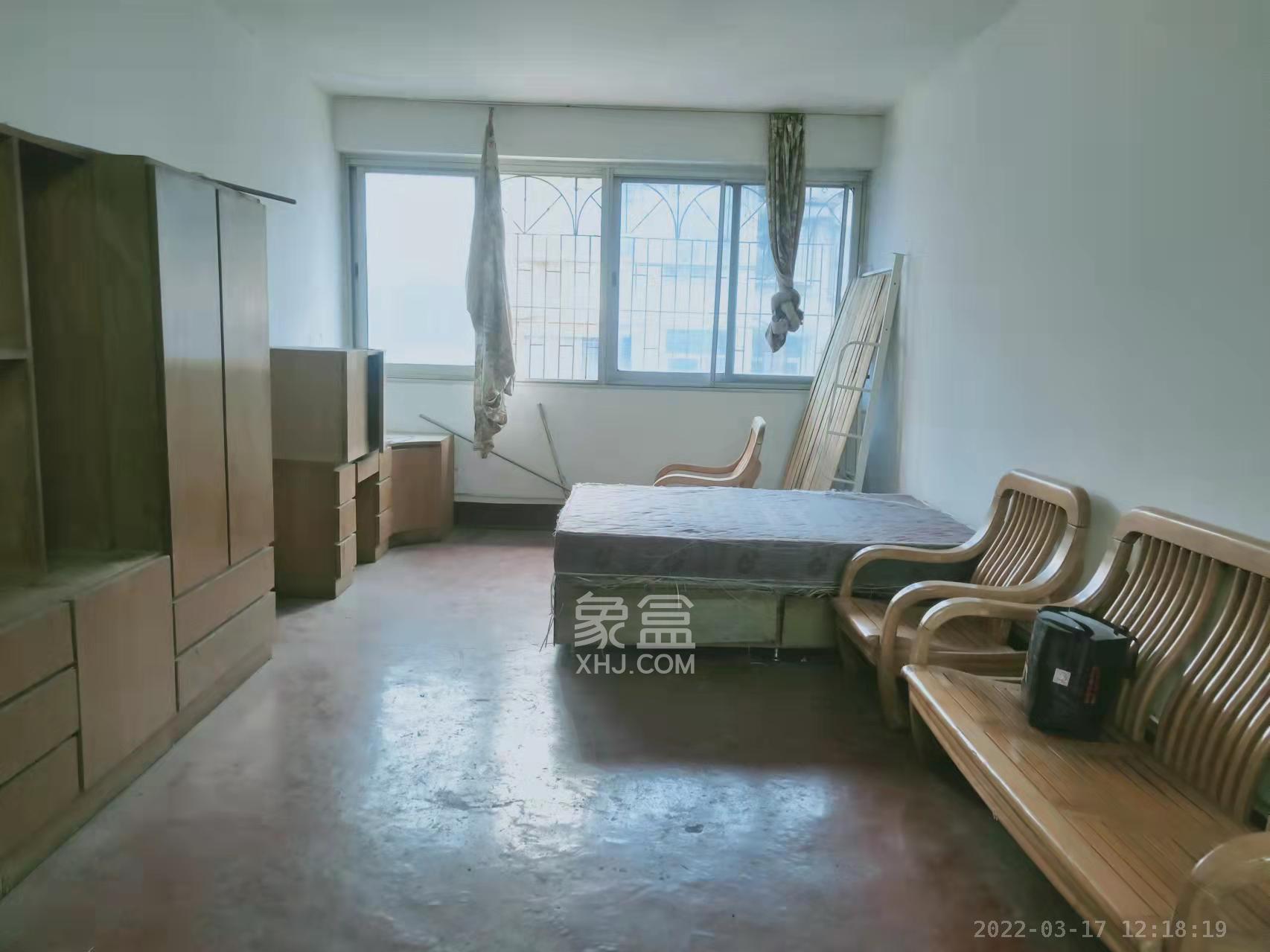 省军区宿舍  3室2厅2卫   2600.00元/月室内图